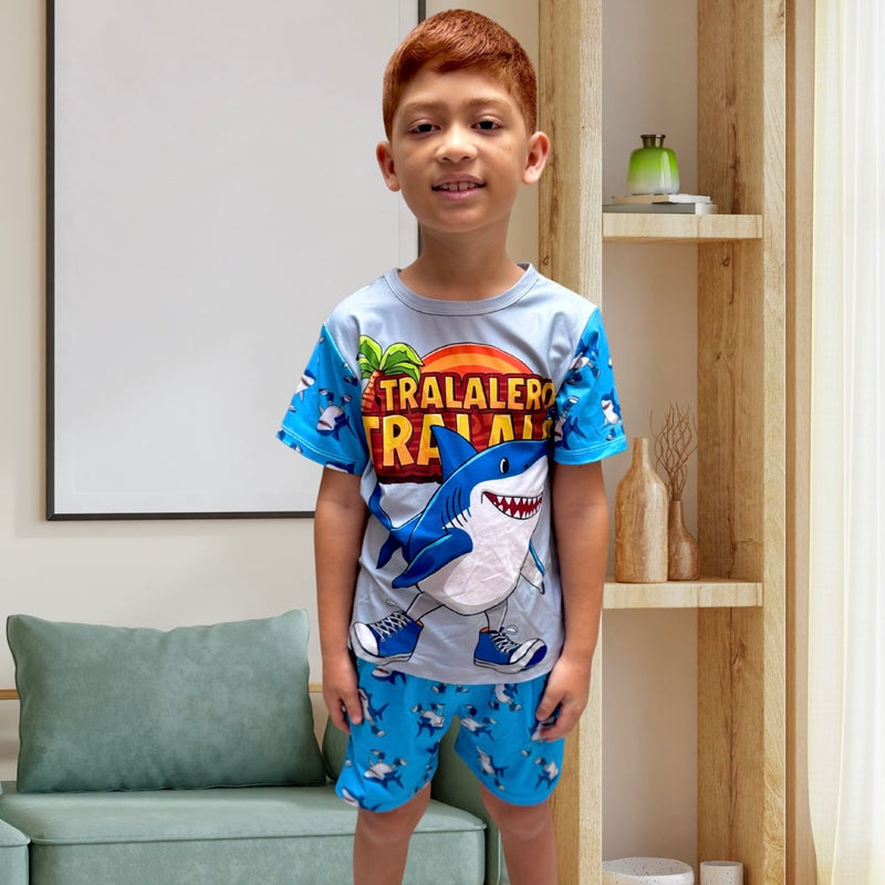 PIJAMA SHORT NIÑO / TIBURON TRALALELO